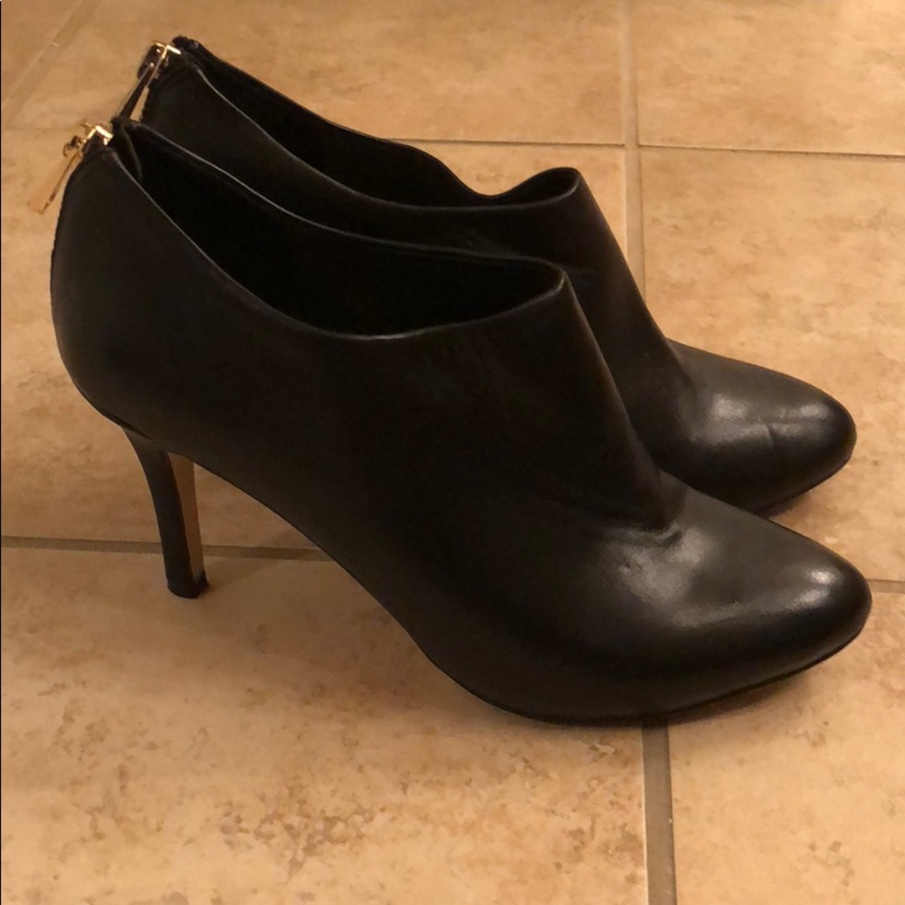 Ann Taylor Black Ankle Boots Sz 7